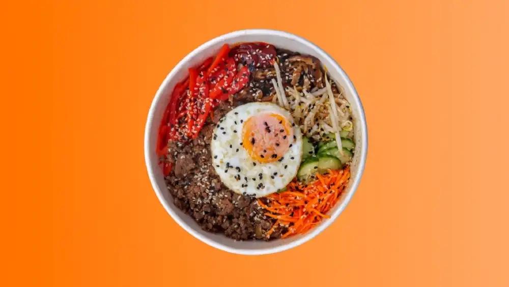 BIBIMBAP z wołowiną bulgogi